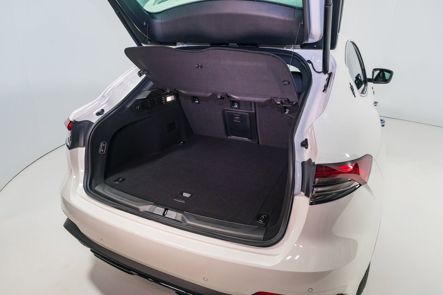 Used 2024 Maserati Levante Modena Ultima image 32