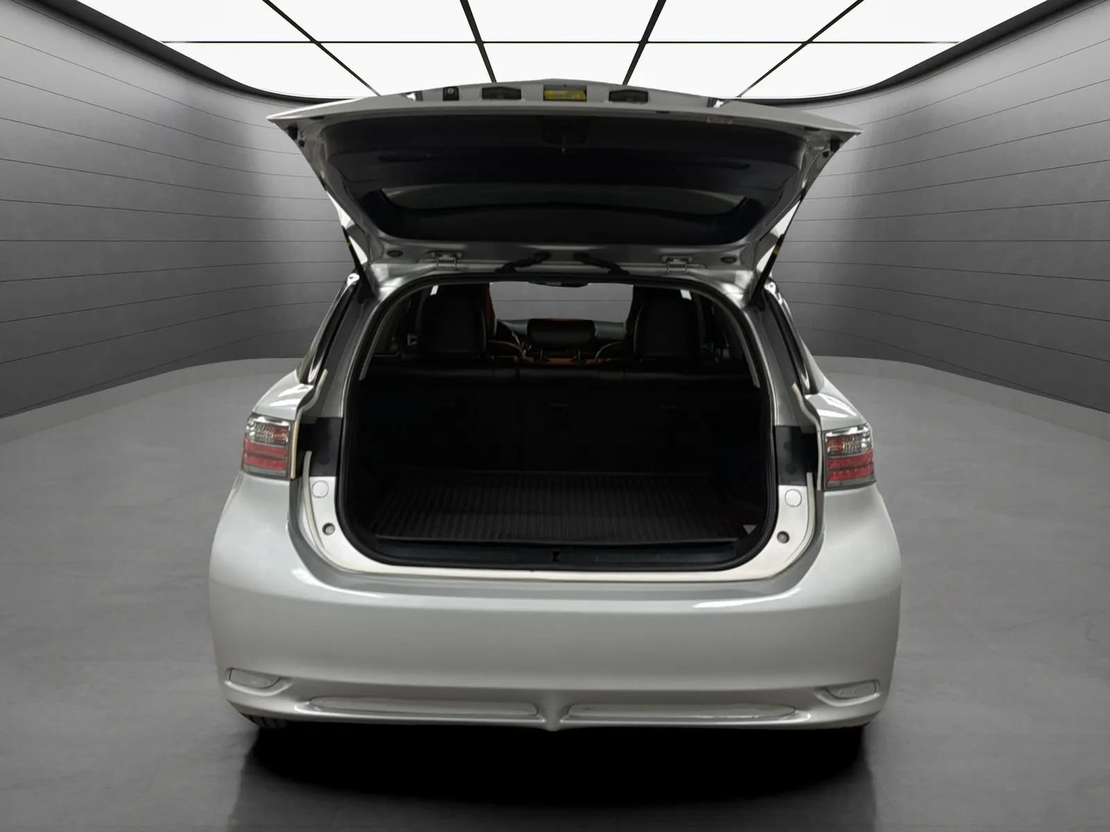 Used 2013 Lexus CT 200h w/ Premium Pkg w/Navigation FWD image 20