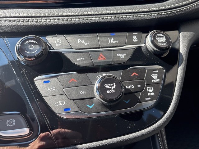 New 2026 Chrysler Pacifica Limited image 11