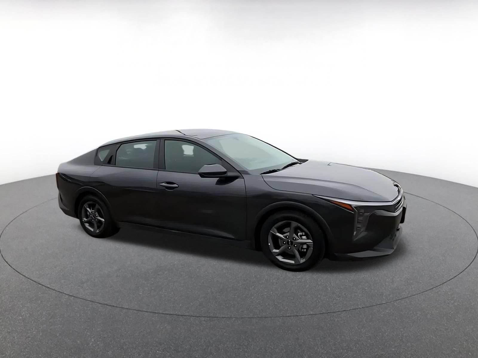 Used 2025 Kia K4 FWD image 2