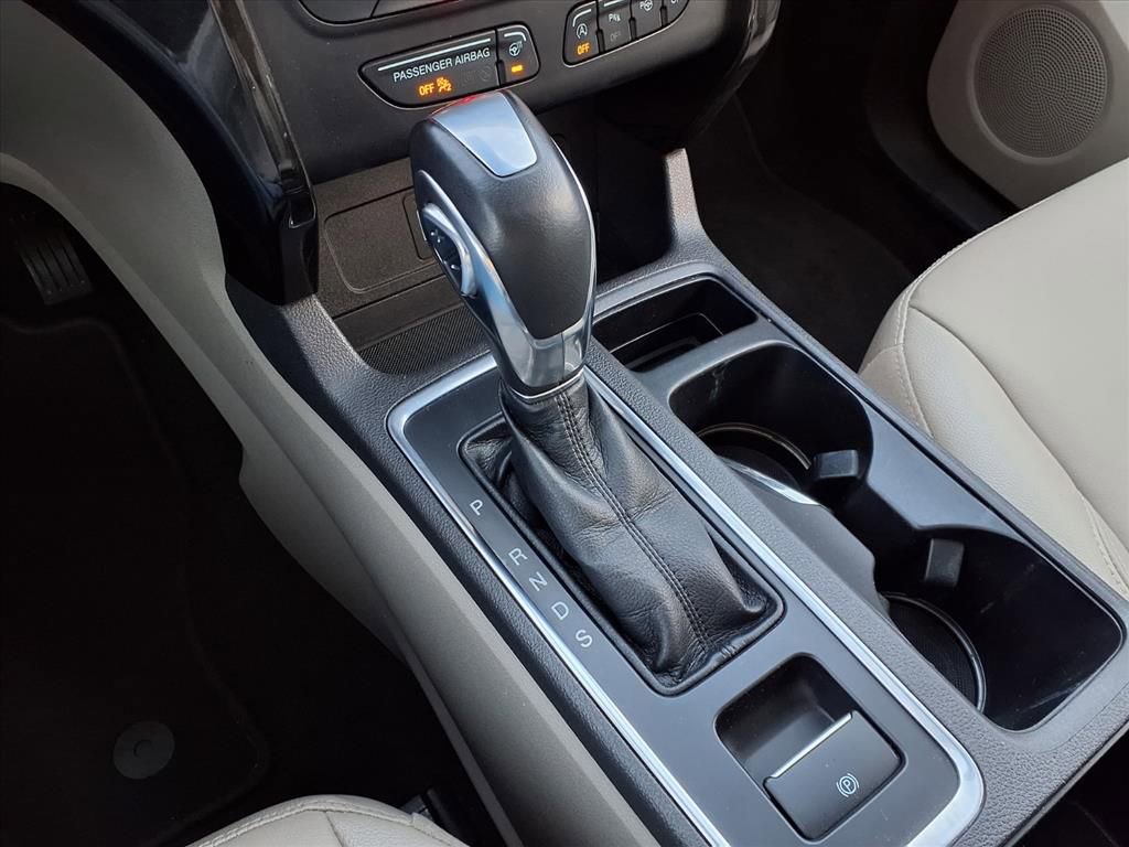 Used 2018 Ford Escape Titanium w/ Ford Safe & Smart Package image 12