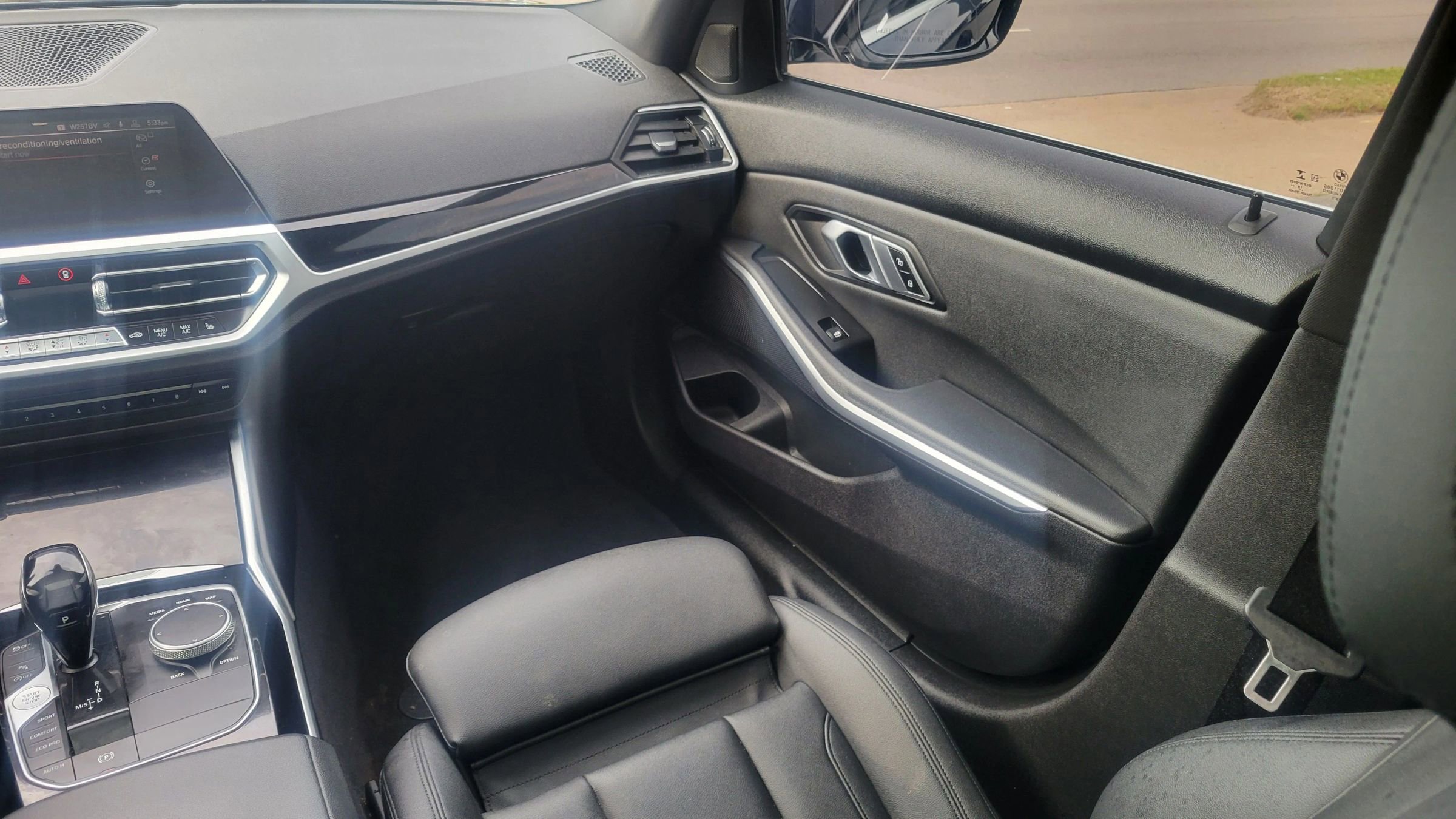 Used 2019 BMW 330i xDrive Sedan w/ Convenience Package image 14