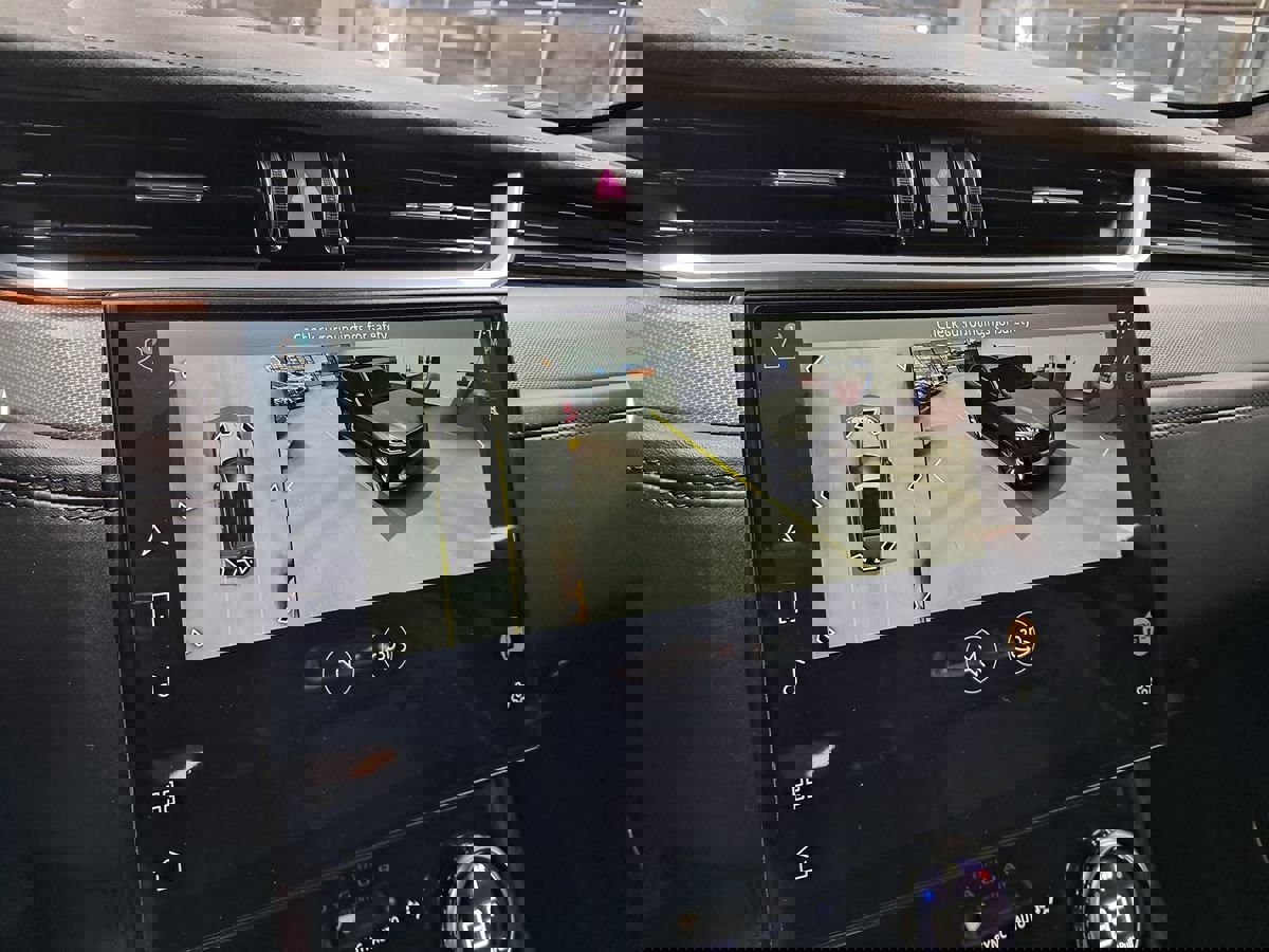 Used 2021 Jaguar F-PACE SVR image 17