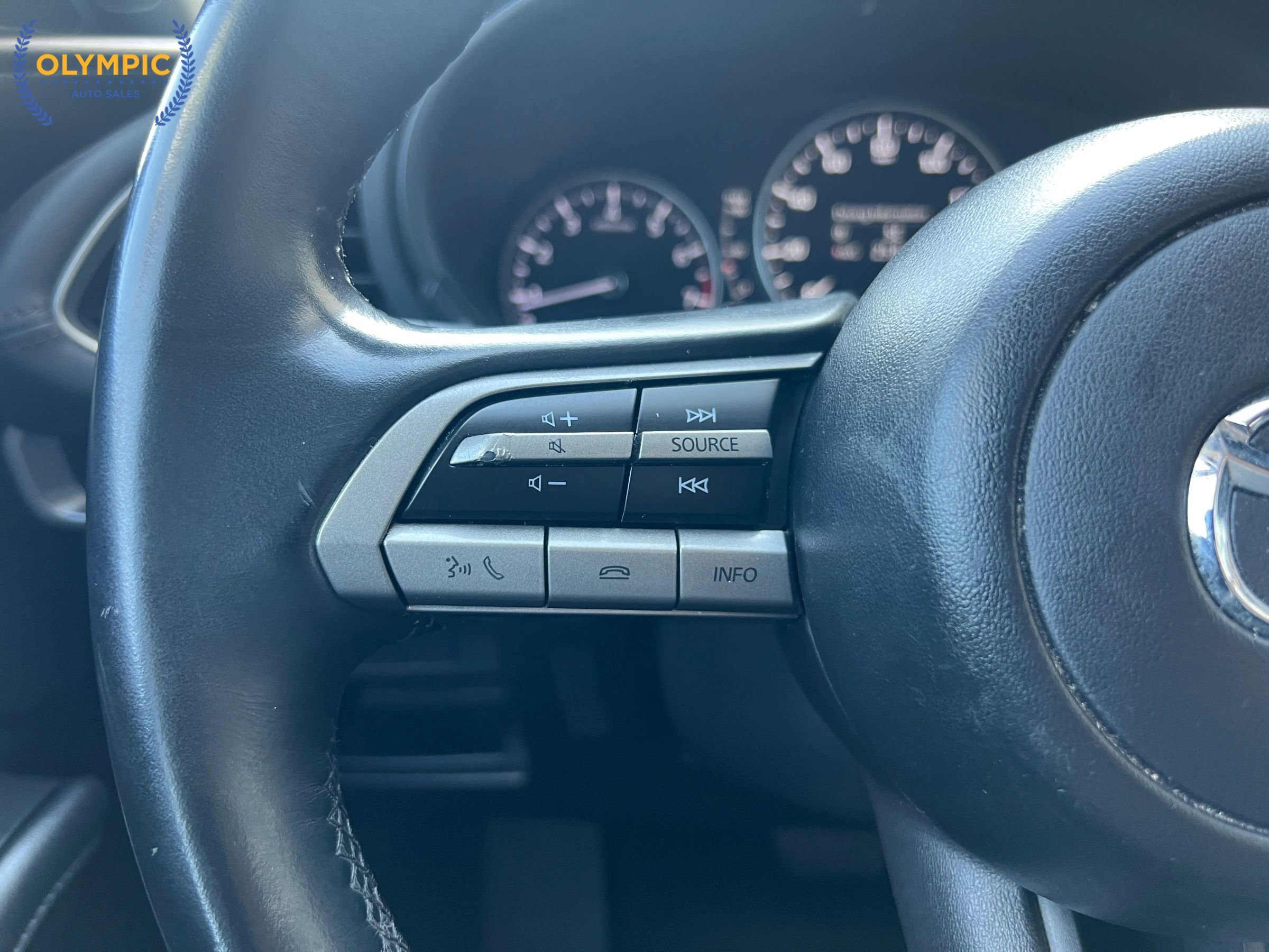 Used 2021 MAZDA MAZDA3 s image 24