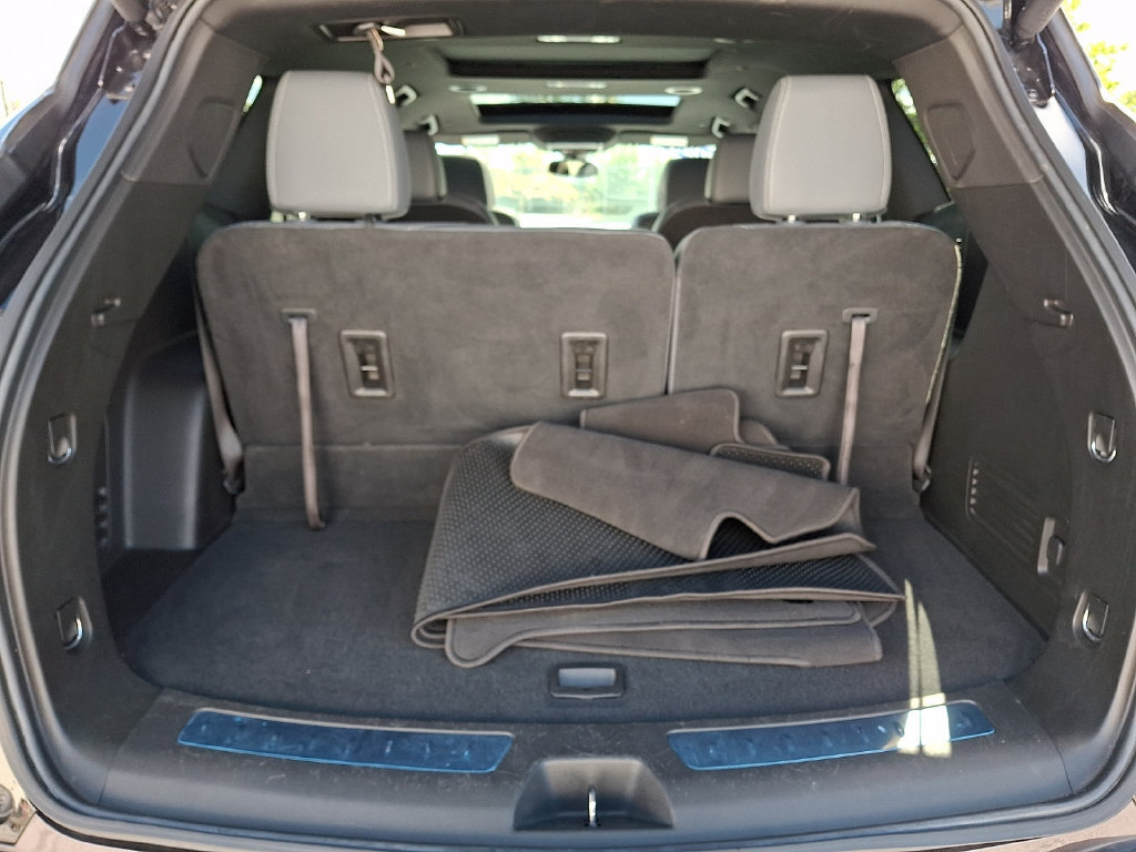 Used 2023 Buick Enclave Essence w/ Experience Buick Package AWD/4WD image 30