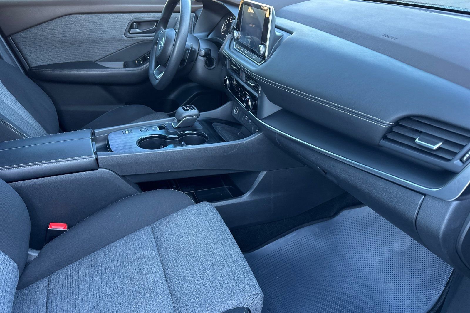 Used 2021 Nissan Rogue S image 17