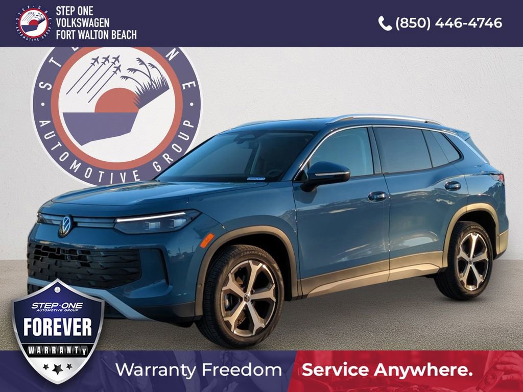 Certified 2025 Volkswagen Tiguan SE image 1