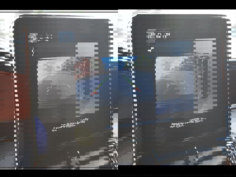 Used 2018 Lincoln Navigator L Select image 11