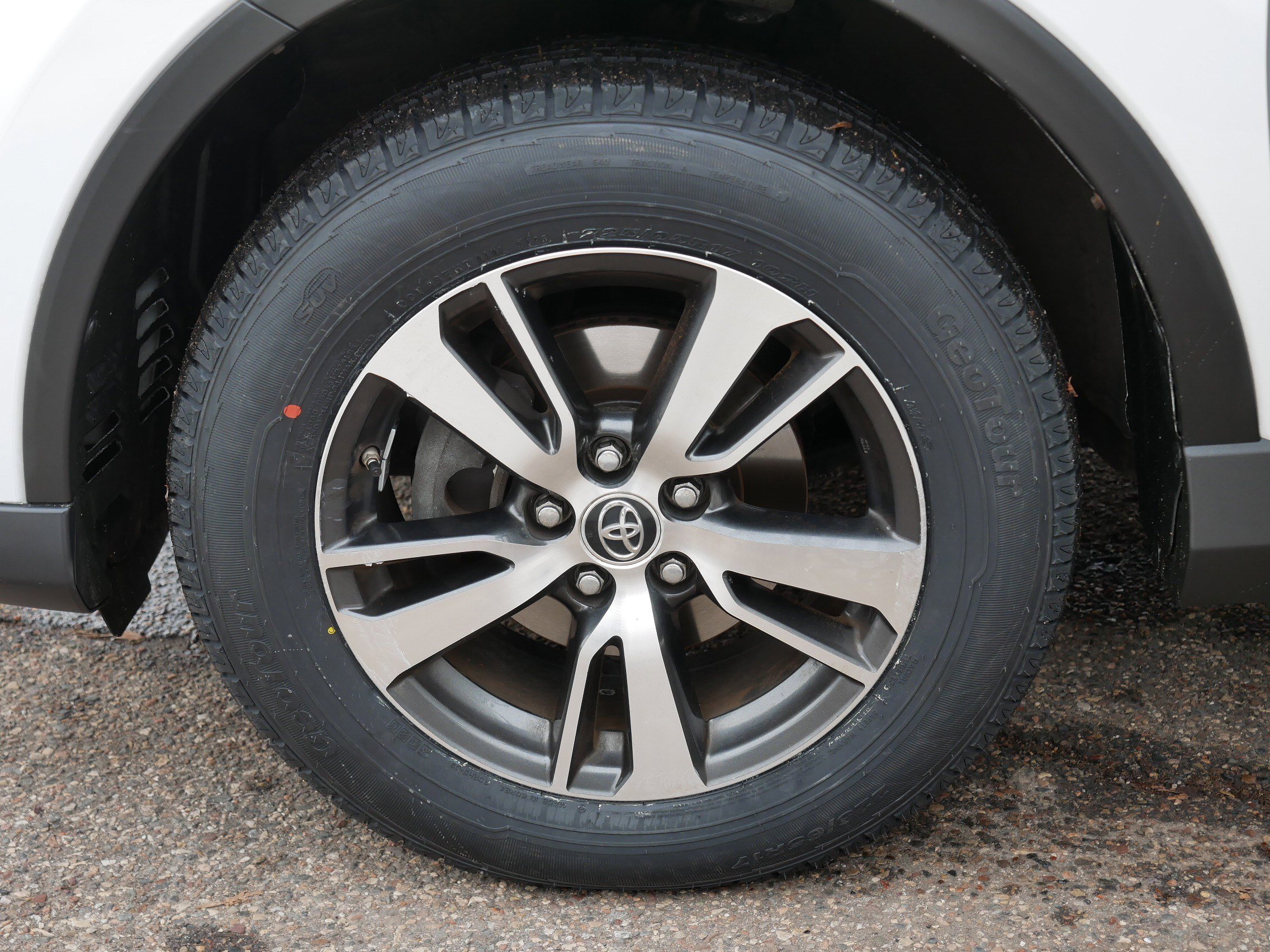 Used 2018 Toyota RAV4 XLE image 15