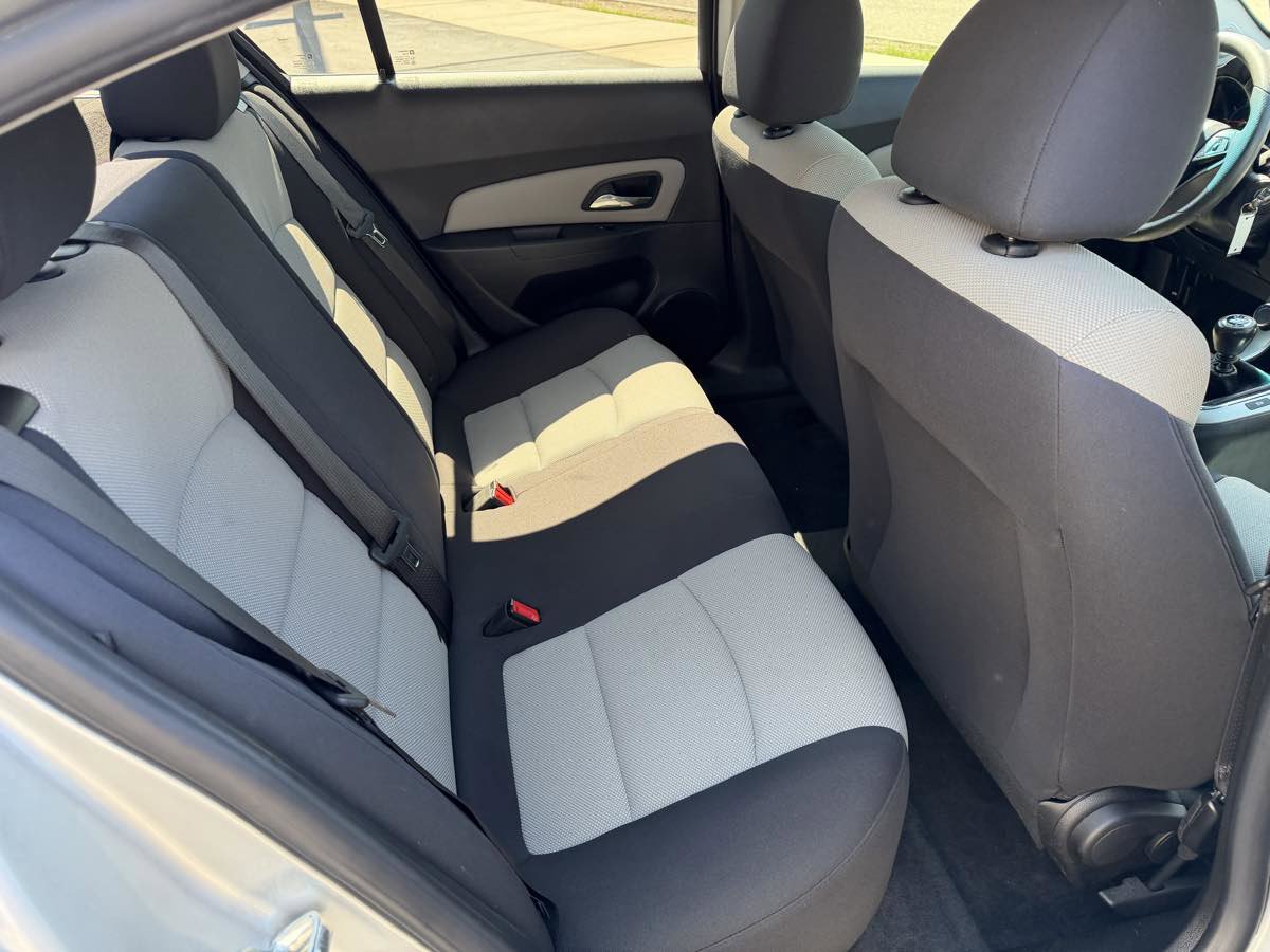 Used 2016 Chevrolet Cruze LS image 17