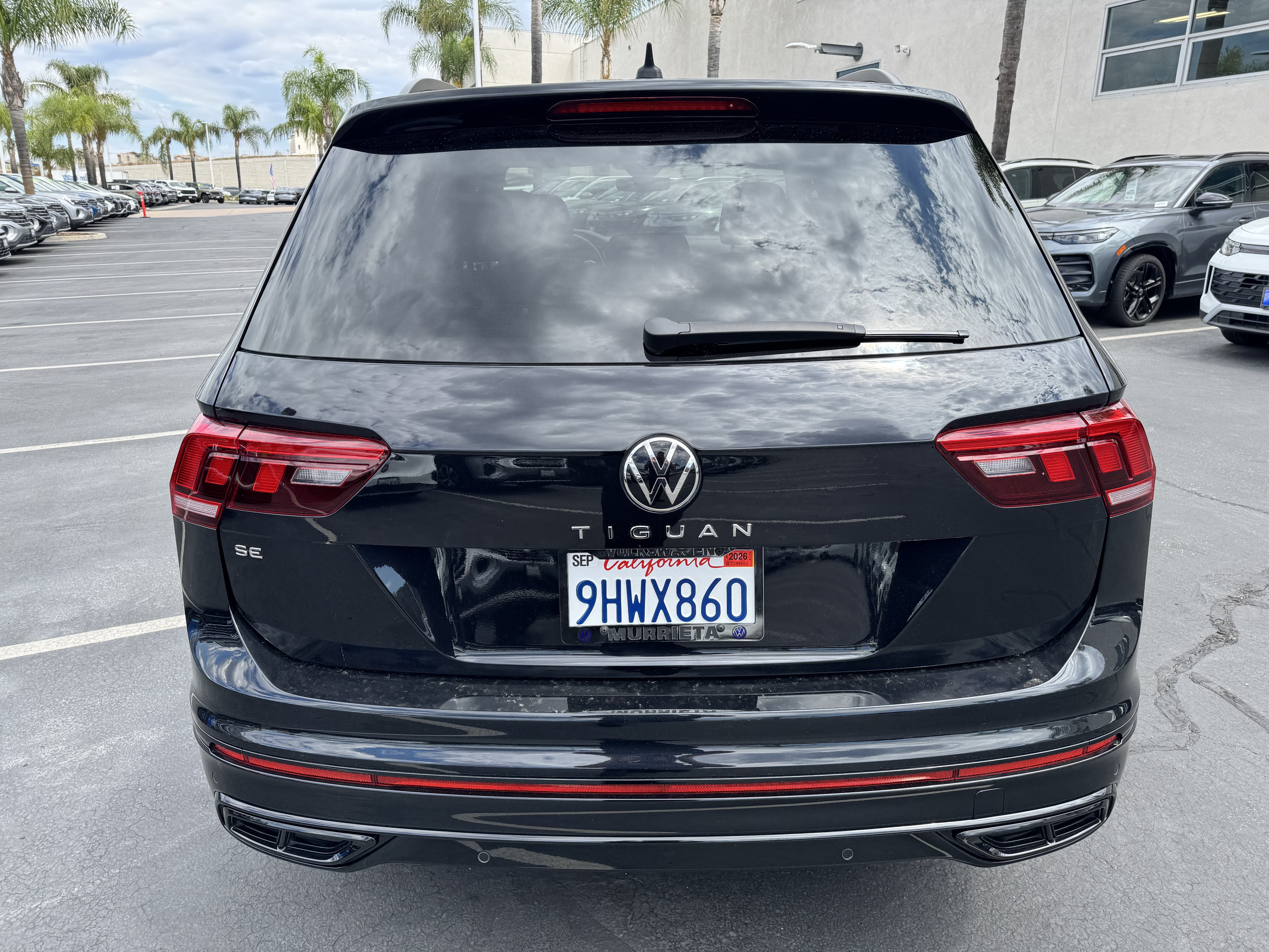 Used 2023 Volkswagen Tiguan SE R-Line FWD image 8