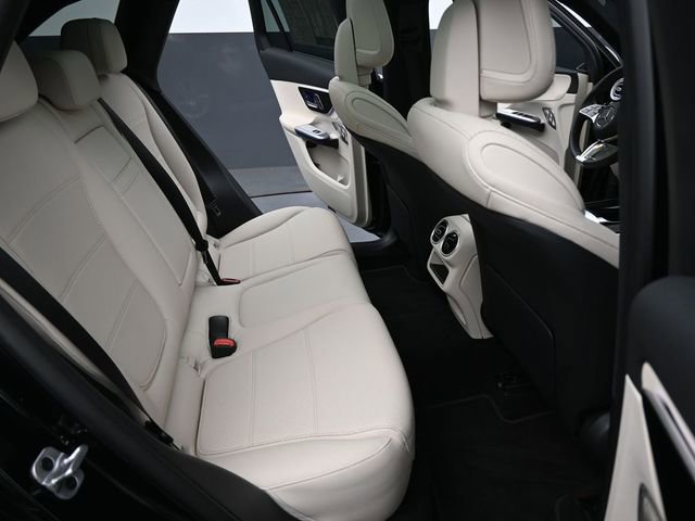 New 2025 Mercedes-Benz GLC 300 image 14