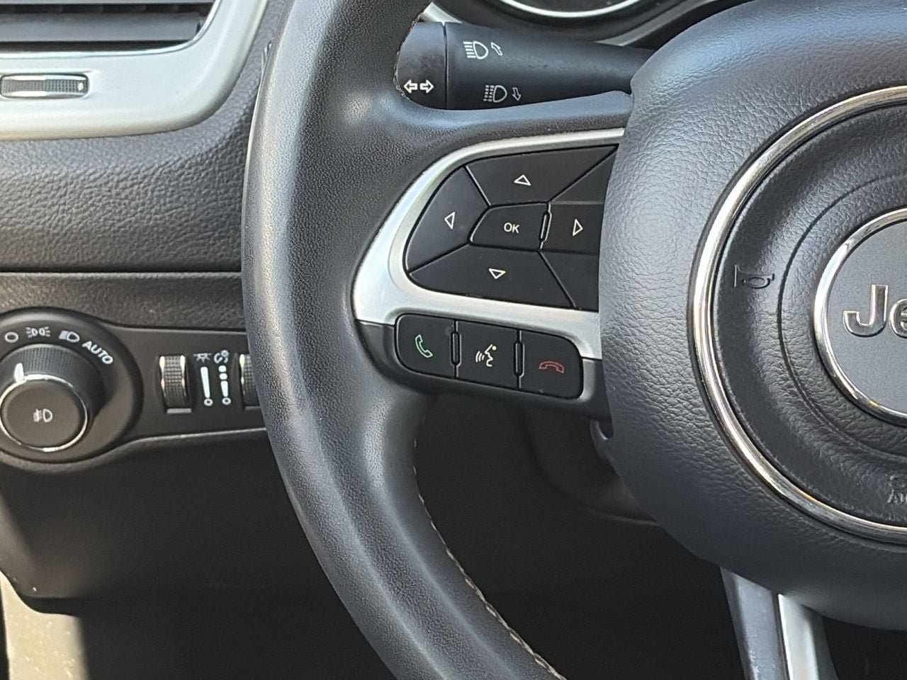 Used 2021 Jeep Compass Latitude w/ Sun and Sound Group FWD image 22