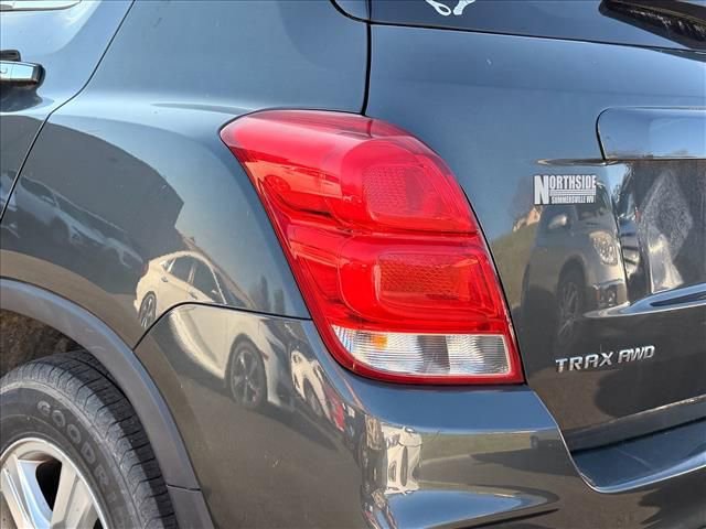 Used 2018 Chevrolet Trax LT w/ LT Convenience Package image 13
