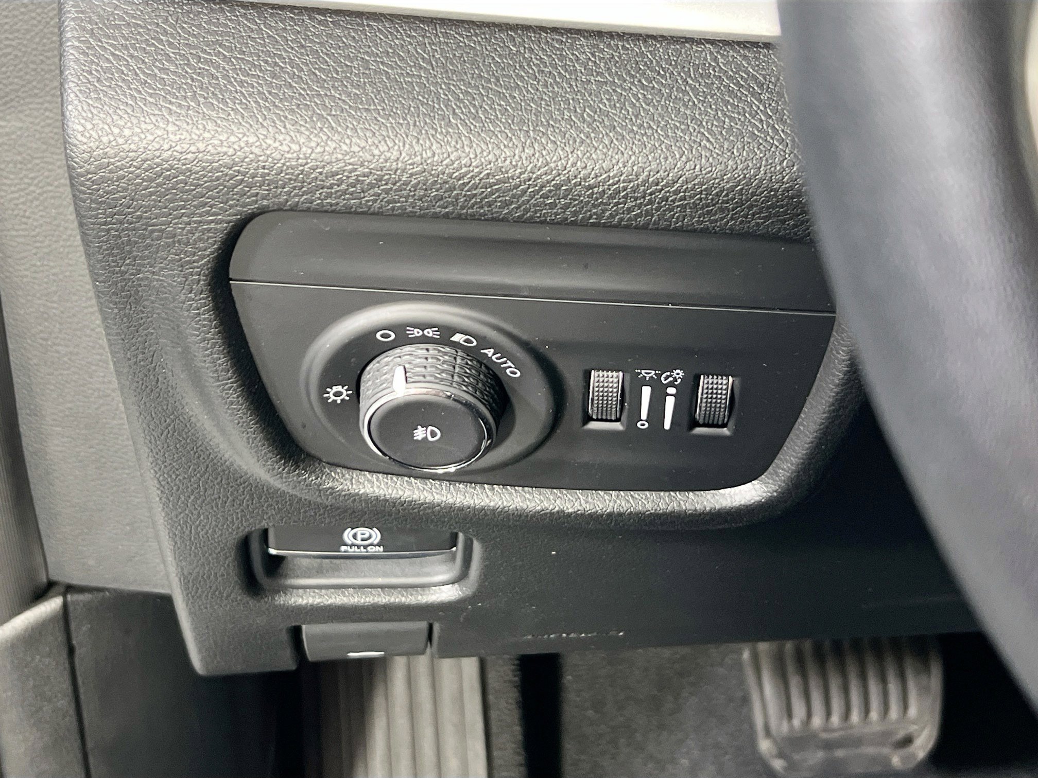 Used 2022 Jeep Grand Cherokee Limited AWD/4WD image 10