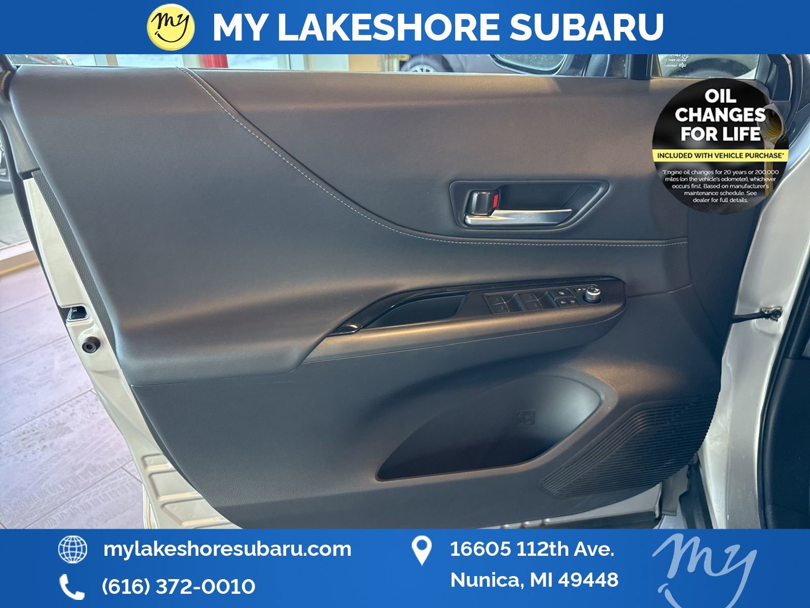 Used 2023 Toyota Venza LE image 11