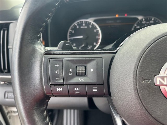 Used 2022 Nissan Pathfinder SV image 16