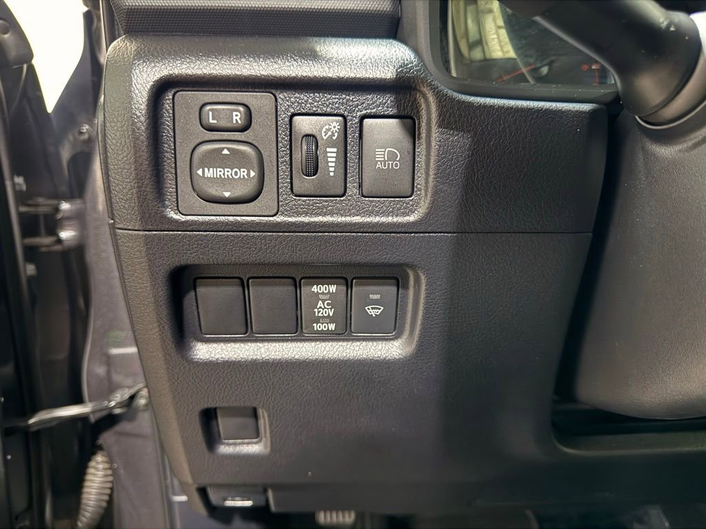 Used 2022 Toyota 4Runner SR5 Premium w/ Moonroof Package AWD/4WD image 16