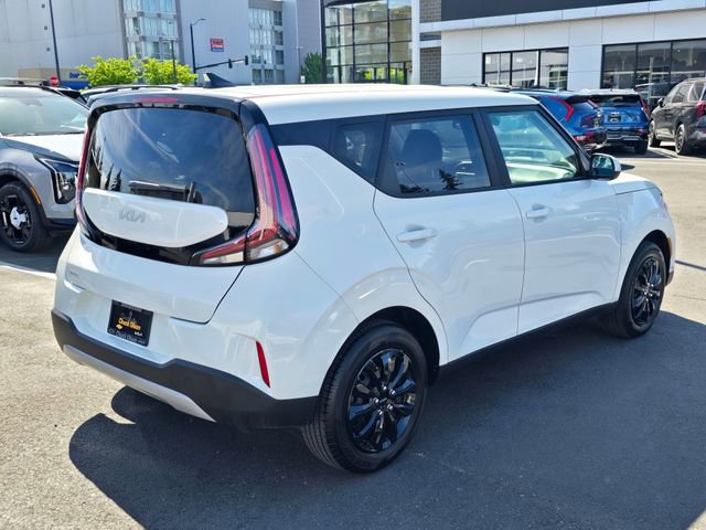 Certified 2025 Kia Soul LX FWD image 6