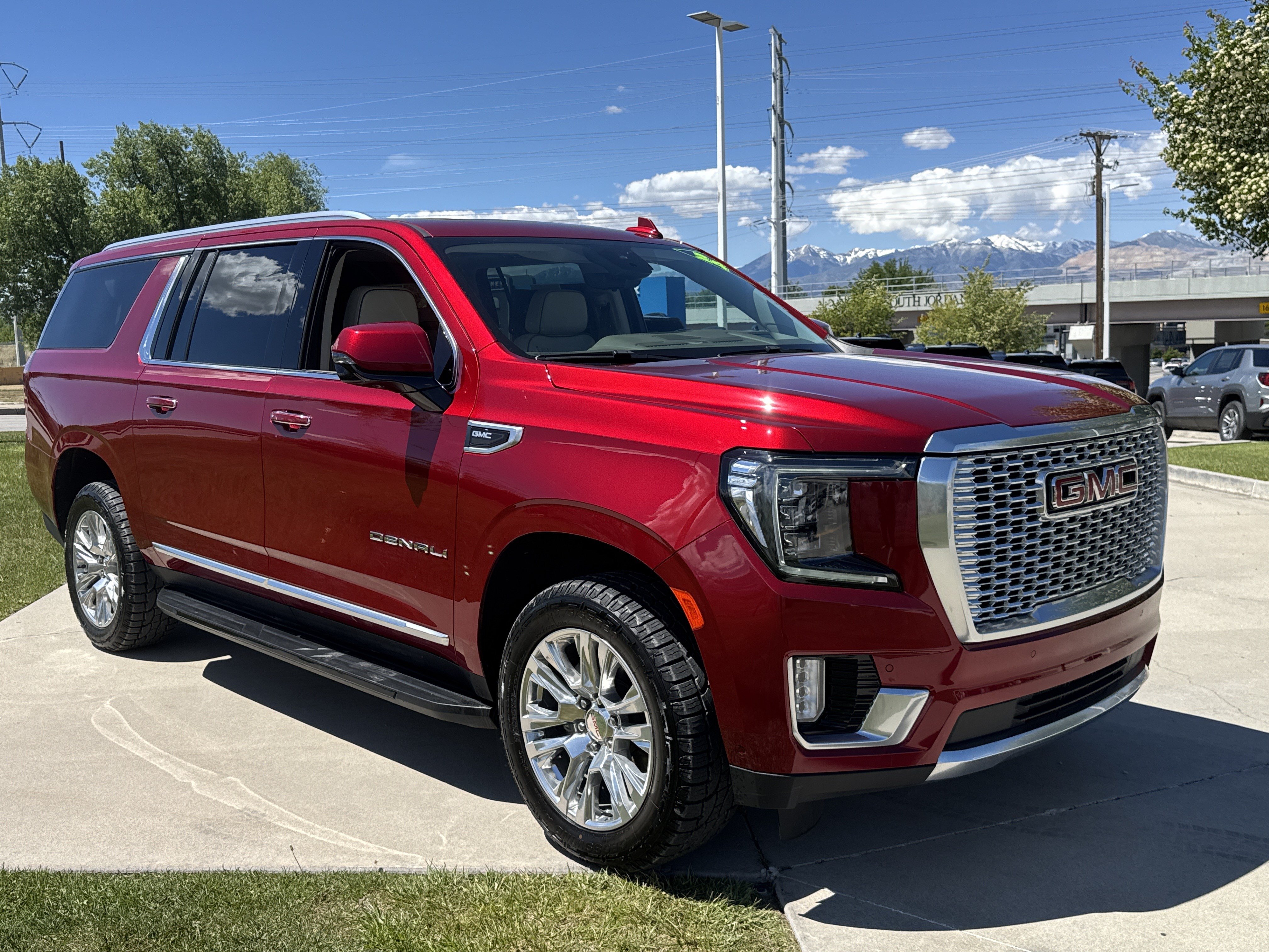 Certified 2024 GMC Yukon XL Denali w/ Advanced Technology Package AWD/4WD image 7