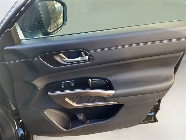 Used 2024 Nissan Pathfinder Platinum w/ Cargo Package image 33