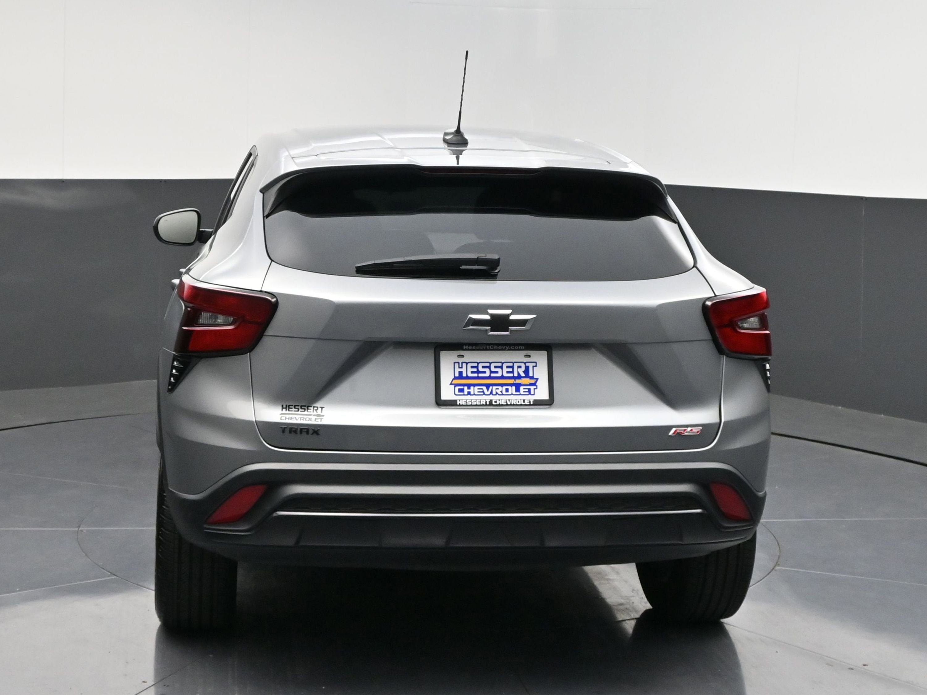 Used 2024 Chevrolet Trax RS w/ Driver Confidence Package FWD image 6