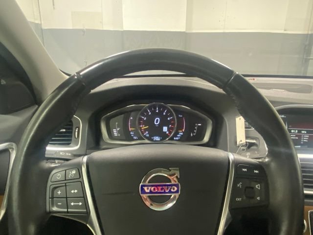 Used 2016 Volvo S60 T5 Inscription Platinum w/ Climate Package AWD/4WD image 15