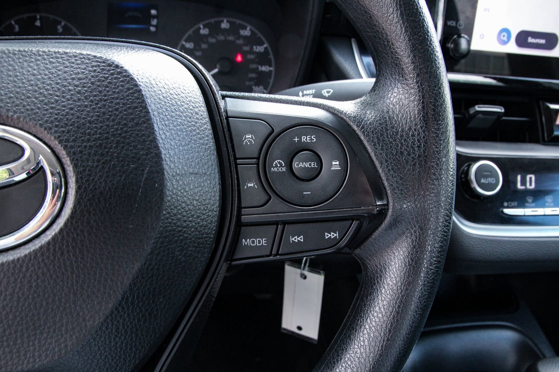 Used 2024 Toyota Corolla LE FWD image 19