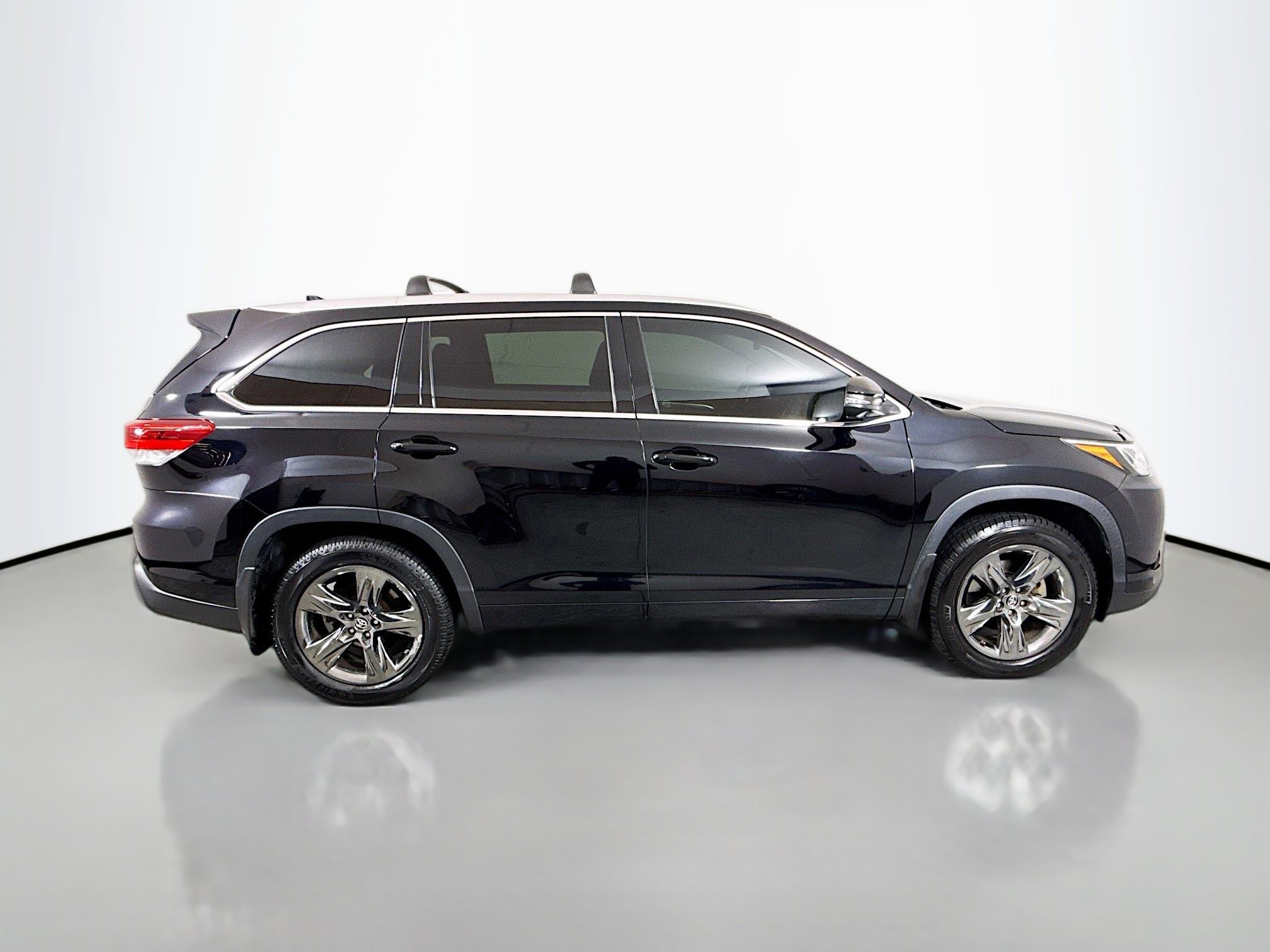 Used 2017 Toyota Highlander Limited Platinum AWD/4WD image 8
