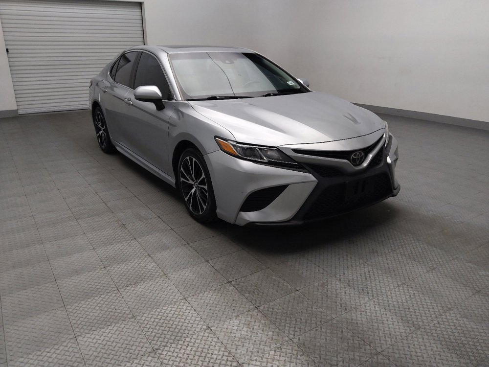 Used 2018 Toyota Camry SE w/ Moonroof Package FWD image 13
