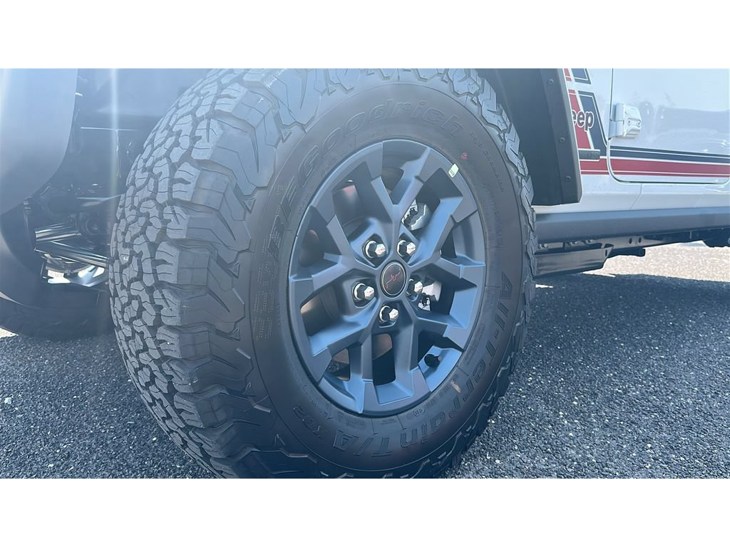New 2026 Jeep Wrangler Unlimited Sport w/ Dual Top Group AWD/4WD image 11