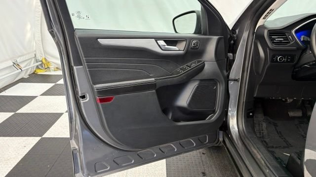 Used 2025 Ford Escape Platinum AWD/4WD image 14