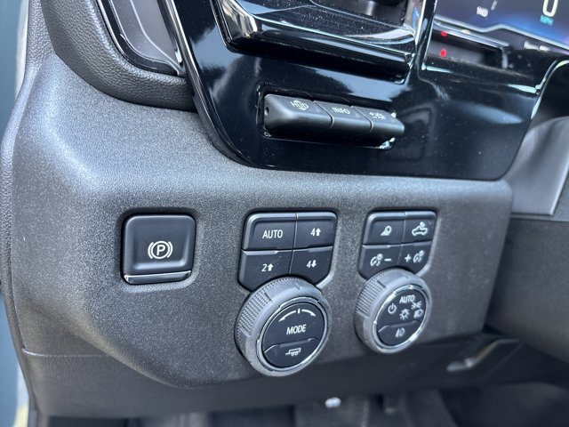 Used 2025 Chevrolet Silverado 2500 ZR2 w/ Technology Package image 27