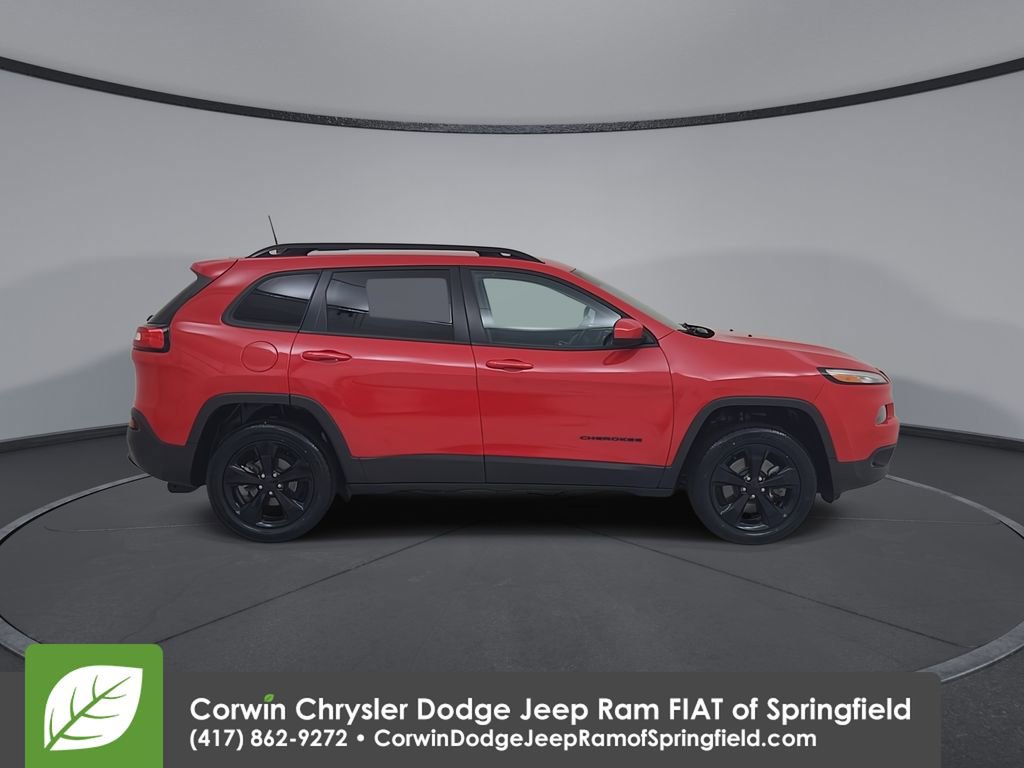 Certified 2018 Jeep Cherokee Latitude w/ Altitude Package FWD image 17