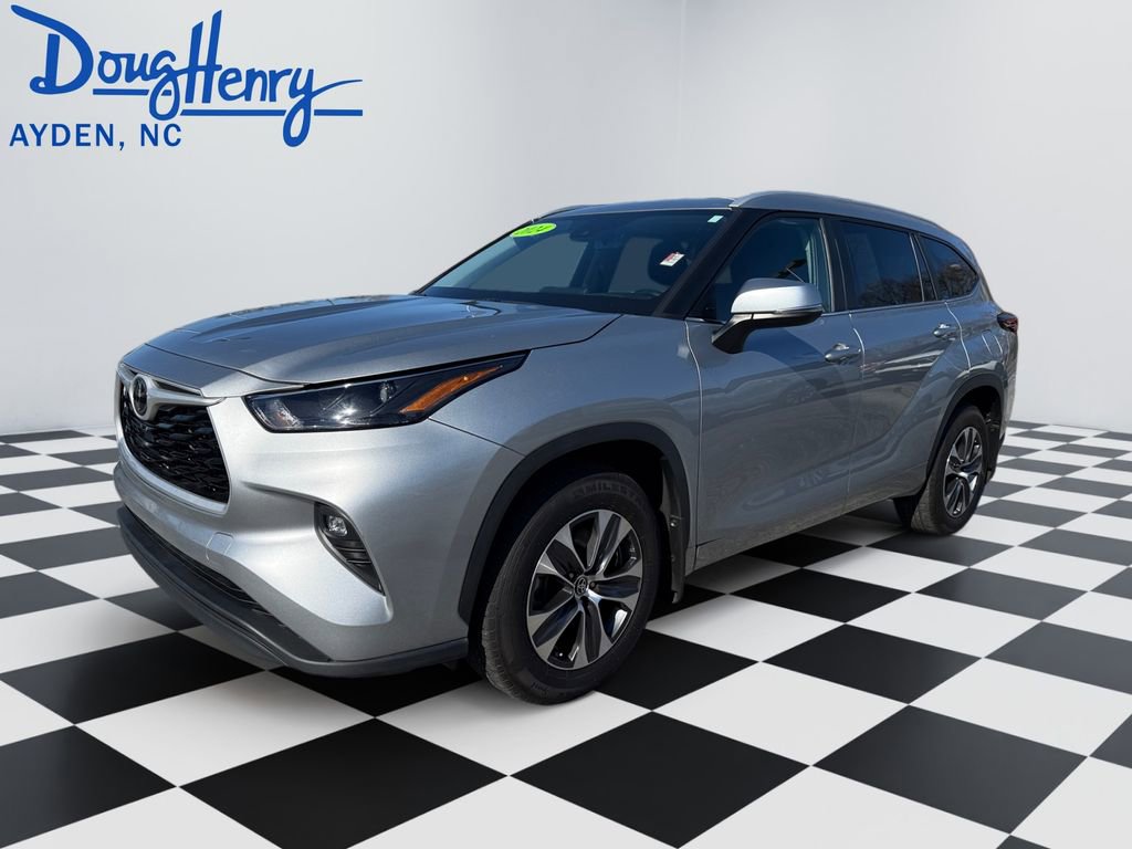 Used 2024 Toyota Highlander XLE image 1