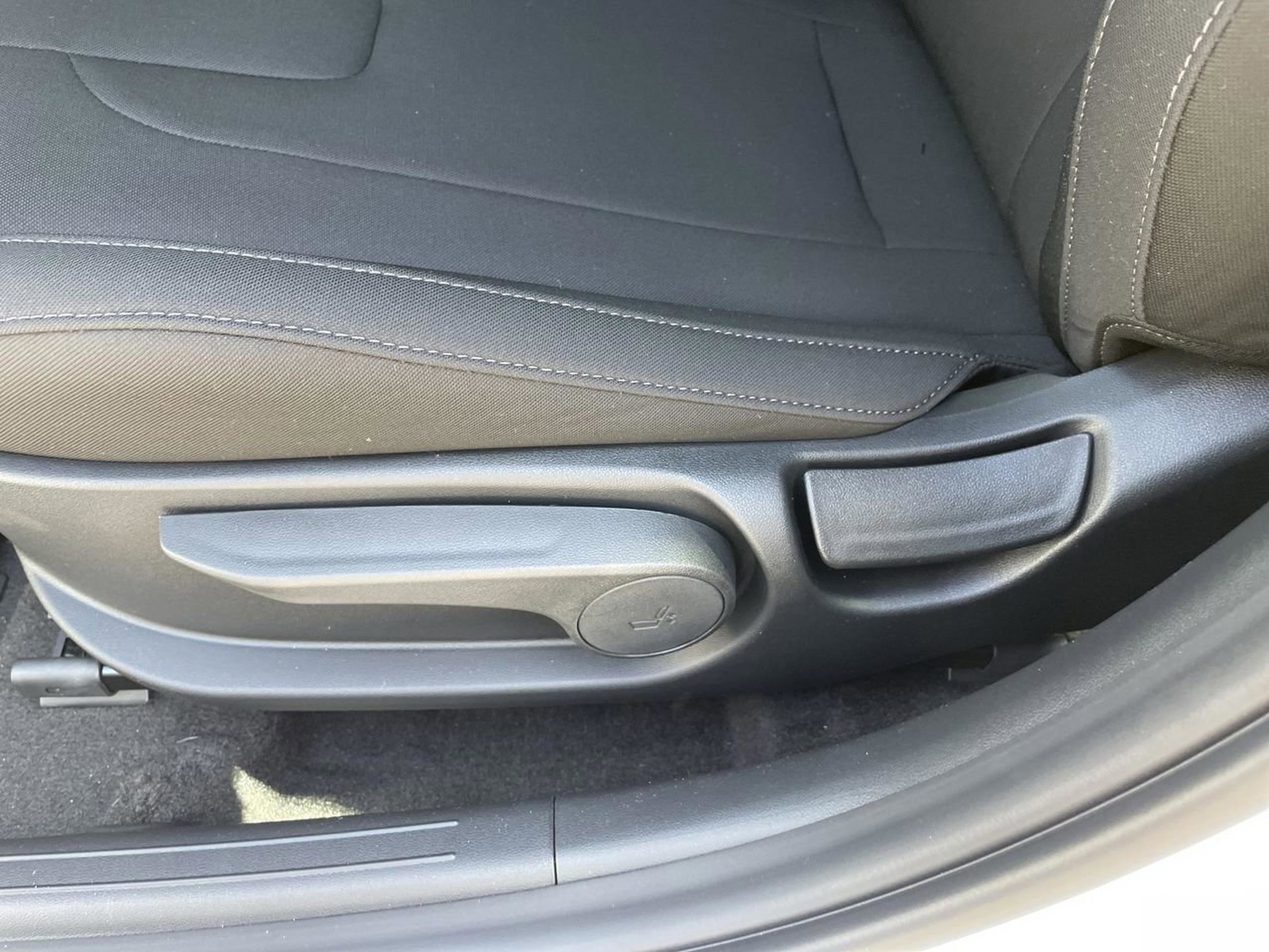 New 2026 Hyundai Elantra SEL Sport image 14