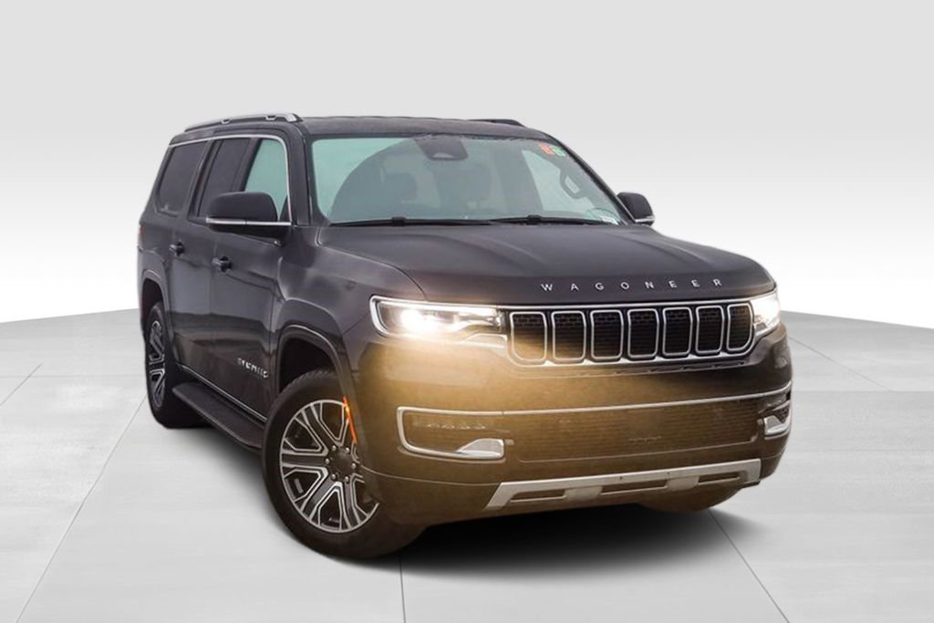 Certified 2024 Jeep Wagoneer L Series II w/ Flexible Seating Group image 2