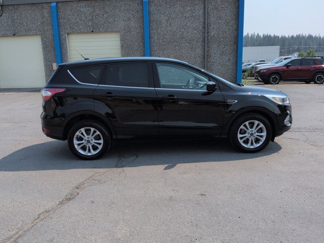 Used 2017 Ford Escape SE w/ SE Cold Weather Package AWD/4WD image 9