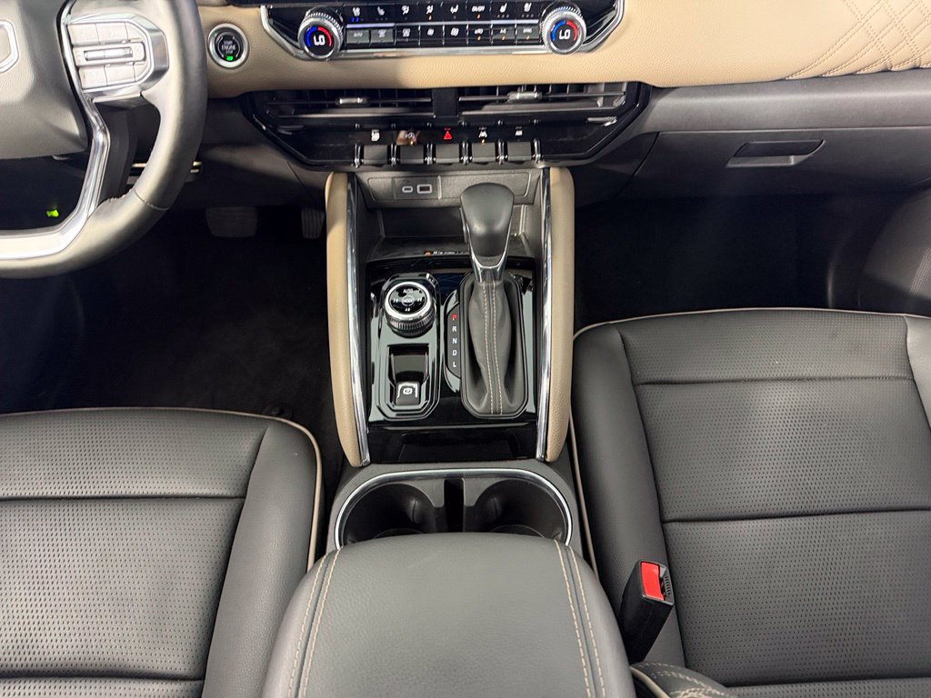 Used 2024 GMC Canyon Denali AWD/4WD image 16