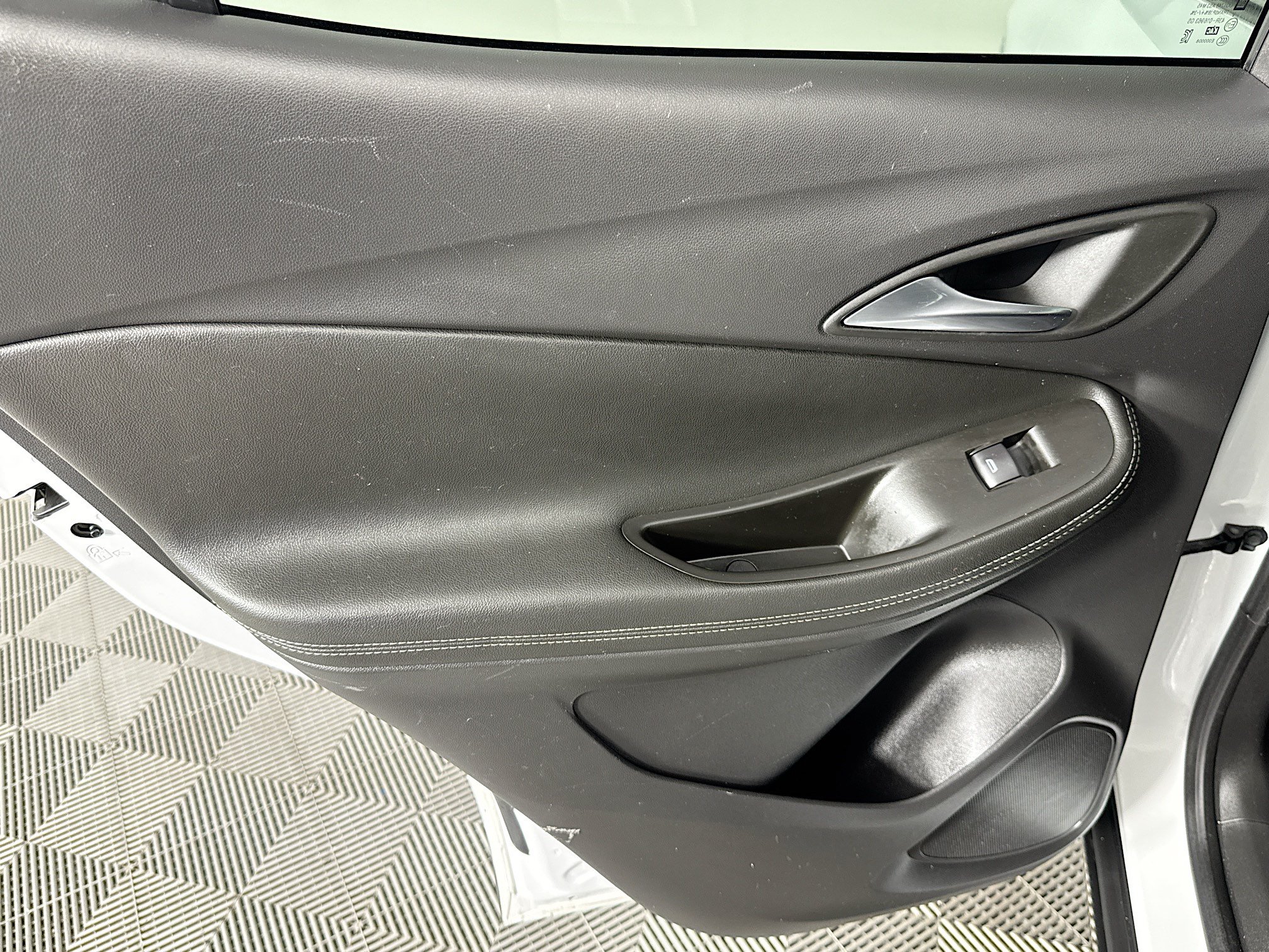 Used 2024 Buick Encore GX Preferred FWD image 25