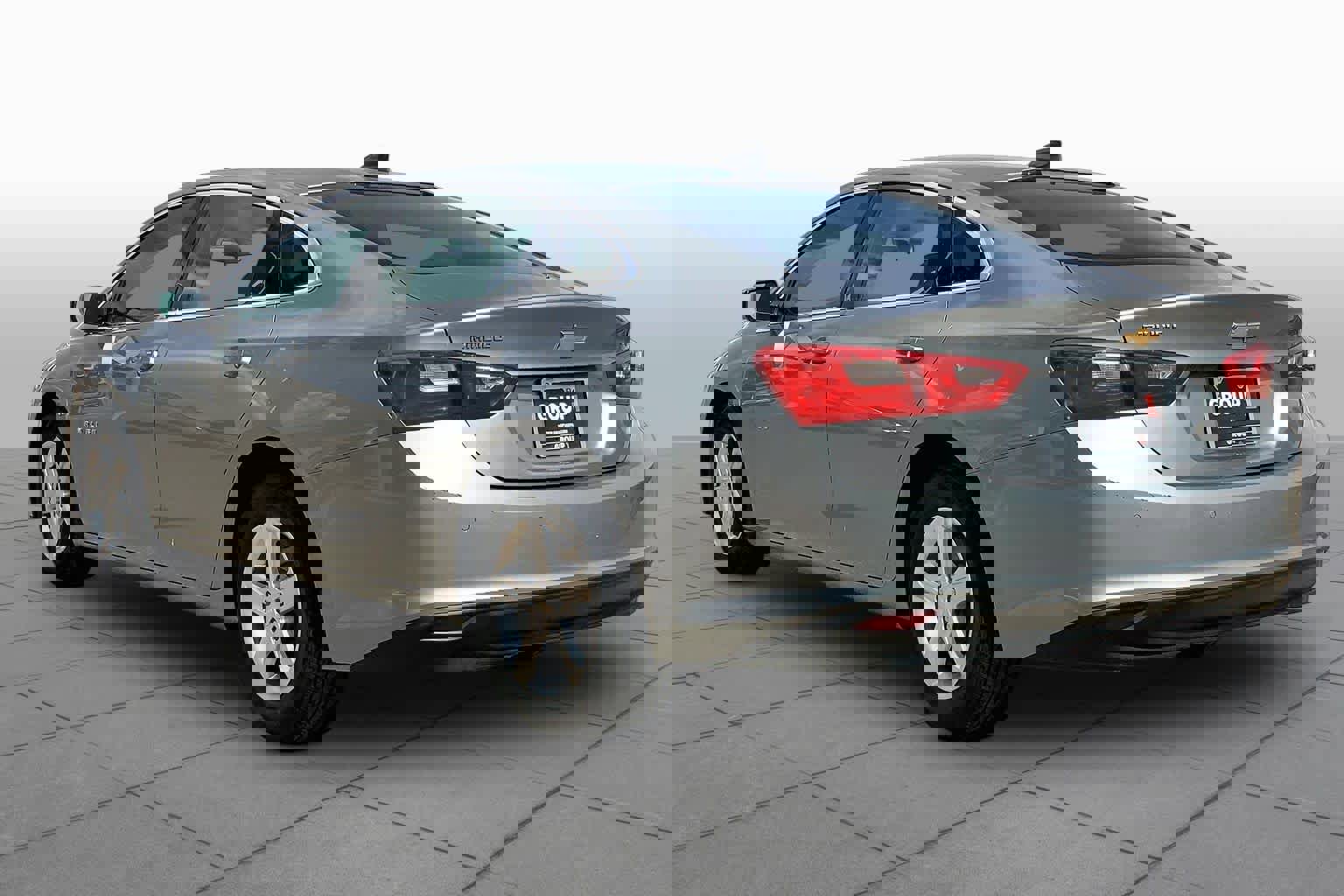 Used 2025 Chevrolet Malibu LS FWD image 12