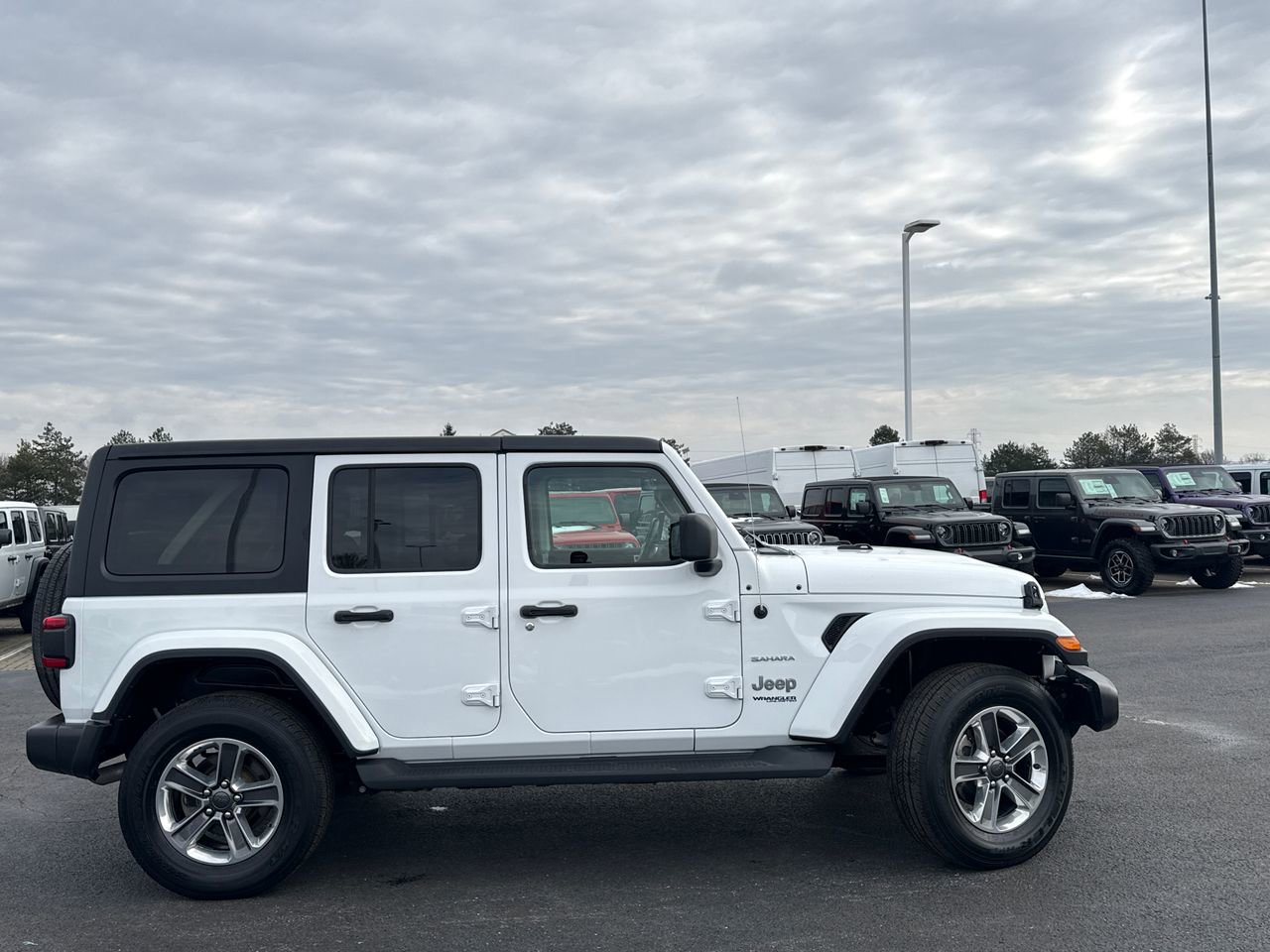 Used 2021 Jeep Wrangler Unlimited Sahara w/ Uconnect 4C Nav & Sound Group image 2