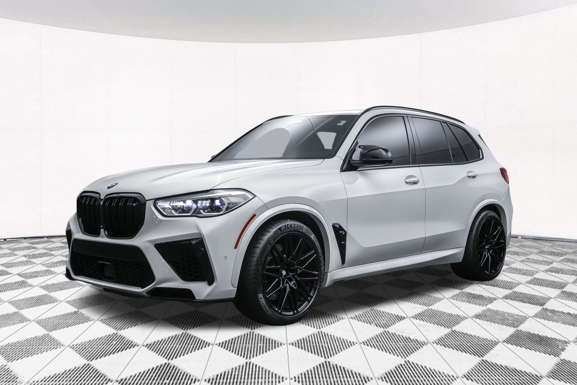 Used 2020 BMW X5 M Competition w/ Executive Package image 44