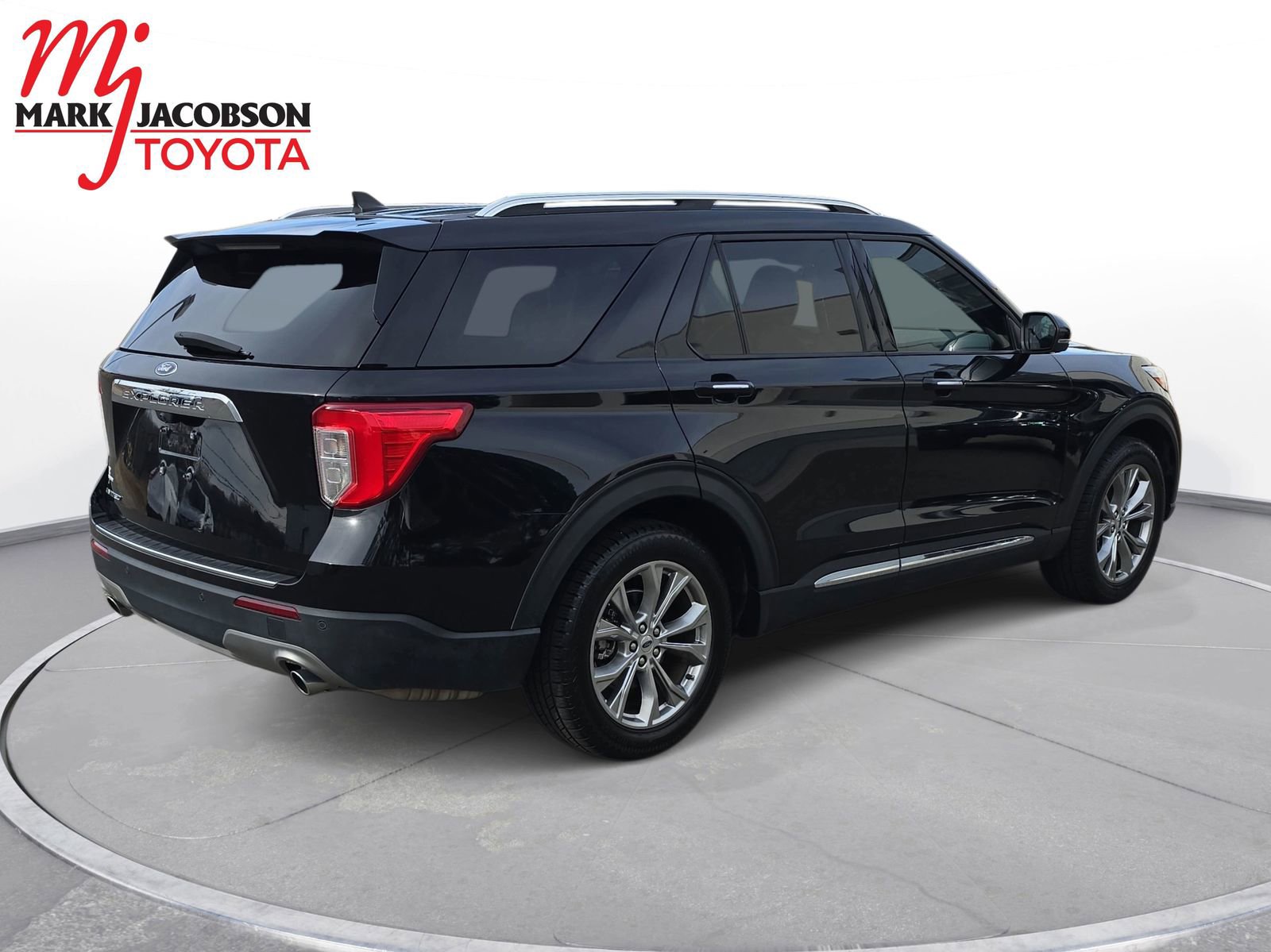 Used 2022 Ford Explorer Limited w/ Equipment Group 301A image 9