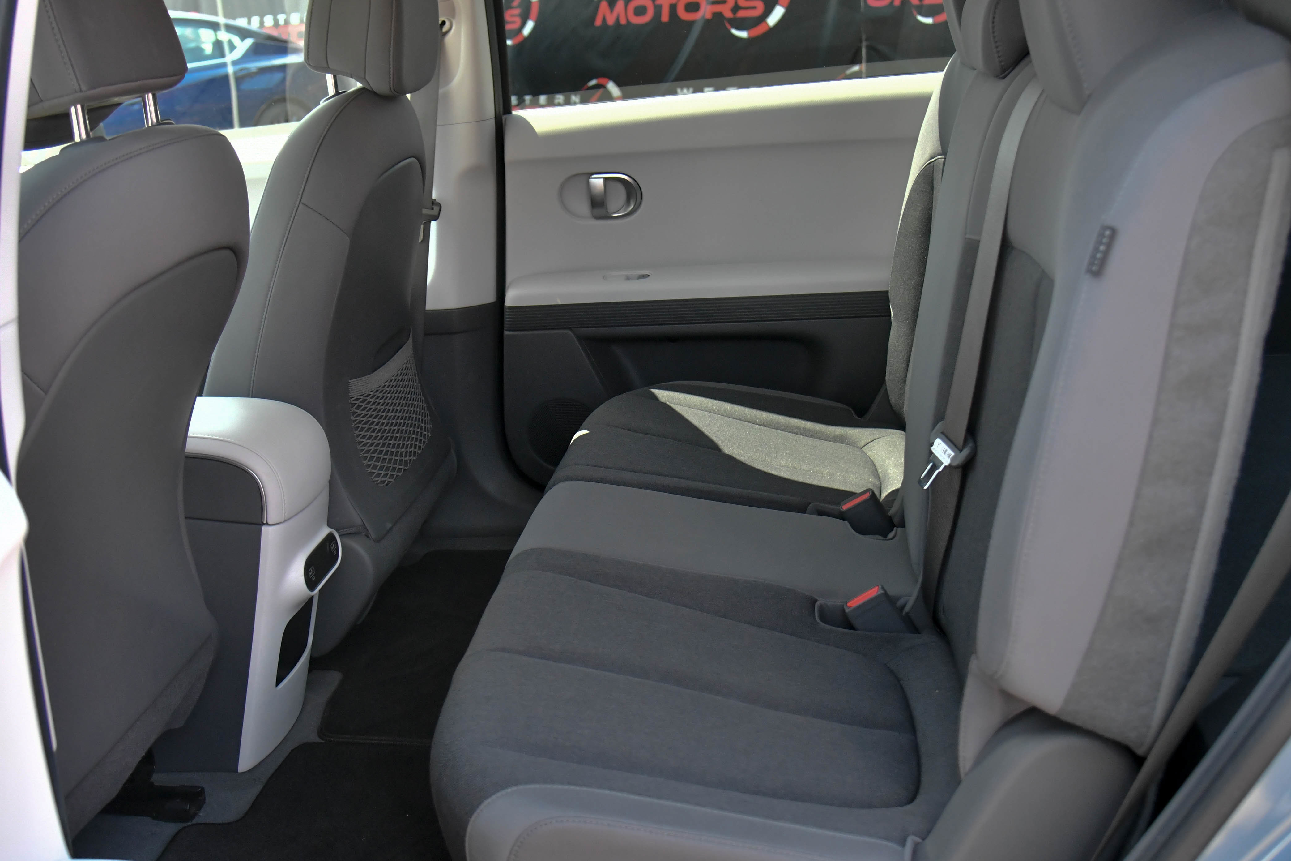 Used 2024 Hyundai Ioniq 5 SEL RWD image 39