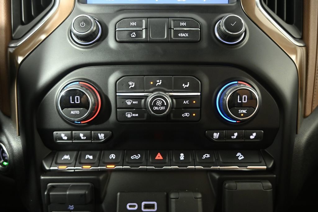 Used 2021 Chevrolet Silverado 1500 High Country AWD/4WD image 32