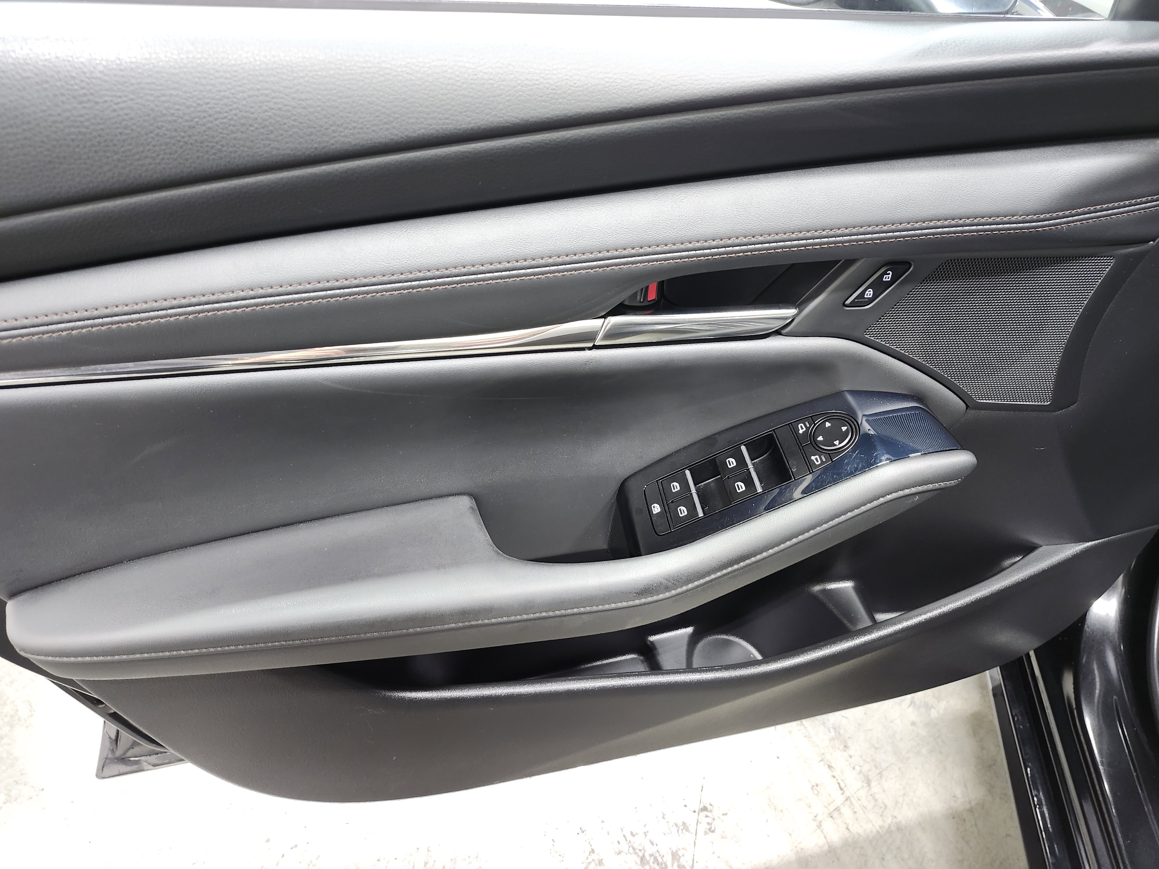 Used 2021 MAZDA MAZDA3 s FWD image 26