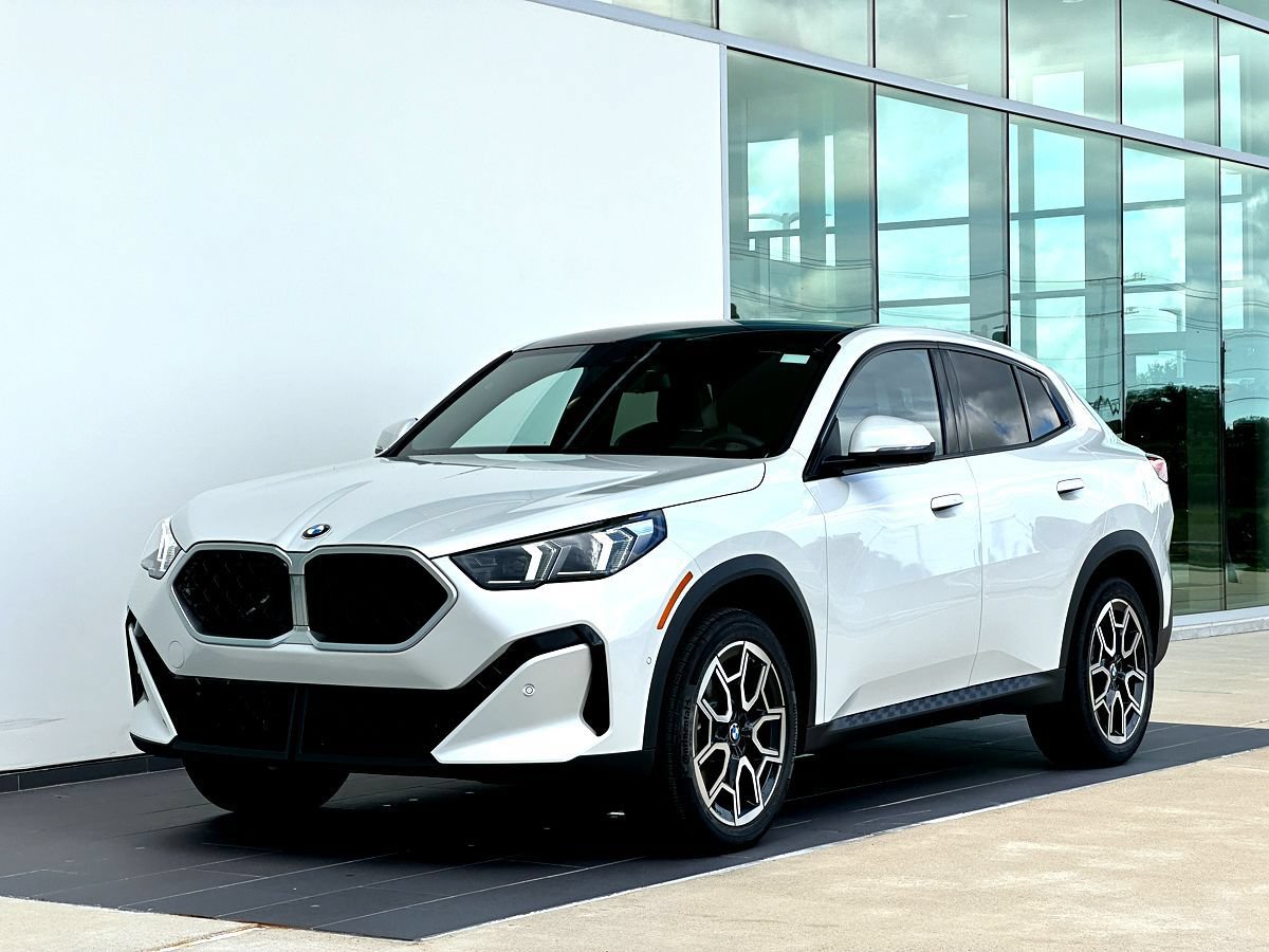 New 2026 BMW X2 xDrive28i w/ Technology Package AWD/4WD image 9