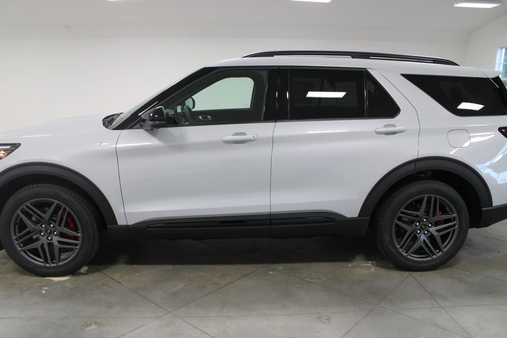 New 2026 Ford Explorer ST-Line w/ ST-Line Street Pack AWD/4WD image 5