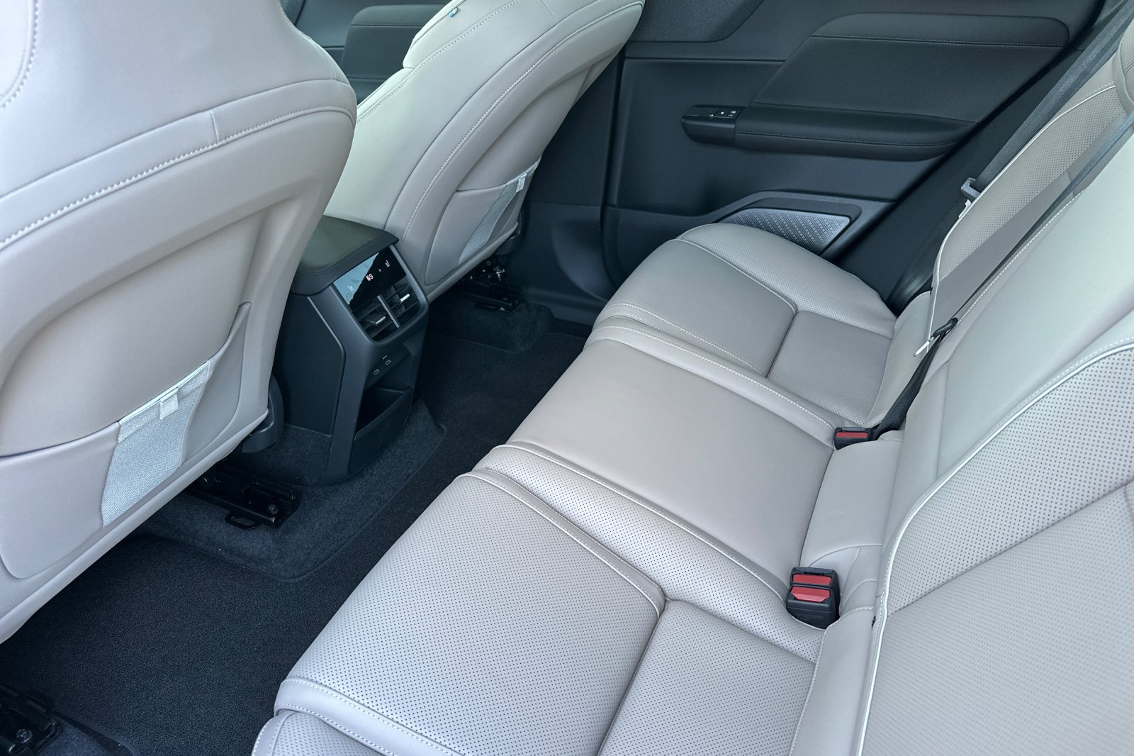New 2027 Volvo EX60 Ultra AWD/4WD image 12